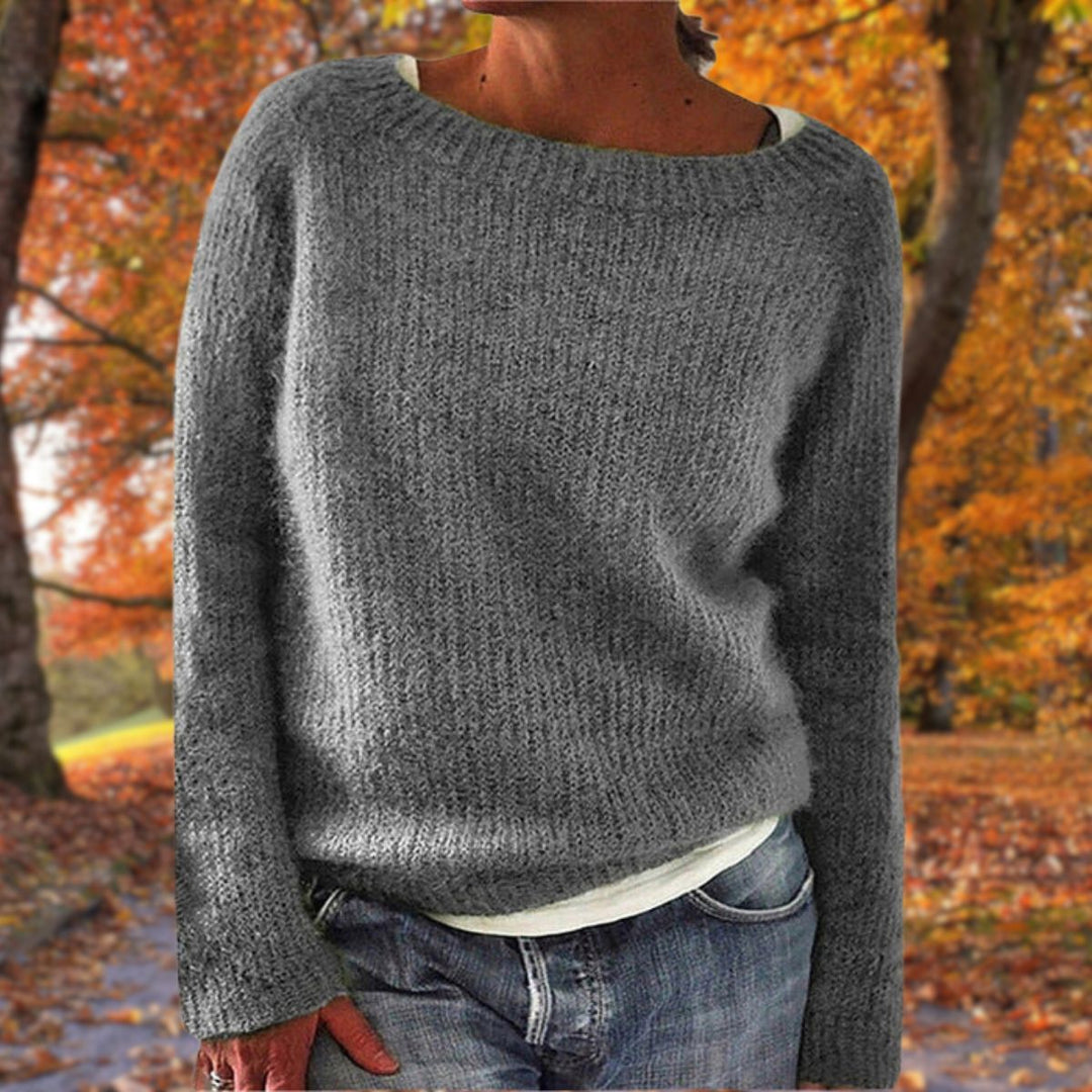 Women's Relaxed Merino Wool Sweater with Long Sleeves and Round Neckline