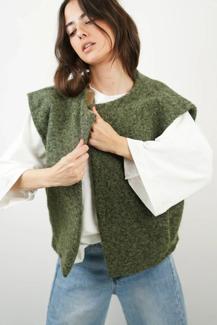 Women's Pretty Oversized Knit Vest